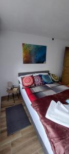 Postel nebo postele na pokoji v ubytování Apartman Heli Meli 2