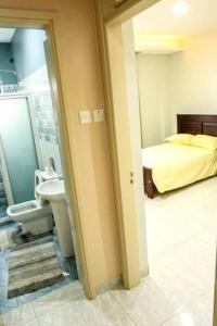 Ένα μπάνιο στο City View No 5, Mawanda Road.