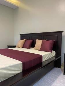 Ένα ή περισσότερα κρεβάτια σε δωμάτιο στο City View No 5, Mawanda Road.