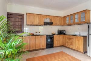 Кухня или мини-кухня в Aguada Anchorage - The Villa Resort, Candolim
 +36 фотографий