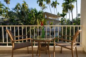 VITS Select Casuarina Diveagar的阳台或露台