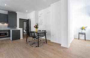 Afbeelding uit fotogalerij van LalaSuites RIANAL in Jerez de la Frontera +29 foto's