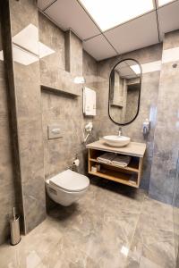 Koupelna v ubytování Aktas Hotel