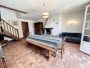 Posedenie v ubytovaní Maison avec Terrasse à 100m de la Plage, Jardin Clos, 3 Chambres, Proche Mont Saint-Michel - FR-1-361-457