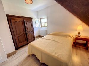 Posteľ alebo postele v izbe v ubytovaní Maison avec Terrasse à 100m de la Plage, Jardin Clos, 3 Chambres, Proche Mont Saint-Michel - FR-1-361-457