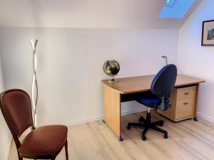 Zdjęcie z galerii obiektu Maison neuve 6 pers à 350m mer, proche balades, avec wifi et jardin - FR-1-361-473 w mieście Carolles