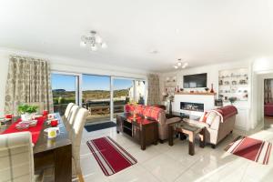 Posezení v ubytování Cottage 206 - Ballyconneely
