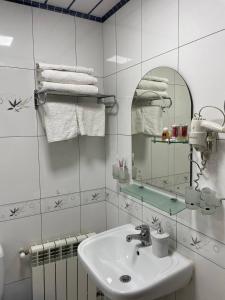 Bilik mandi di Hotel Marvarid +25 gambar
