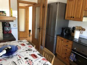 A kitchen or kitchenette at Casa Bellavista con piscina en Caldes Costa Brava