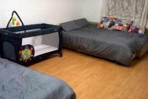 A bed or beds in a room at Casa Bellavista con piscina en Caldes Costa Brava