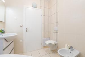 Phòng tắm tại Luxury Apartment Strana +34 ảnh