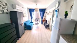 Posezení v ubytování 2Br Apt Coastal Comfort with Internet Access