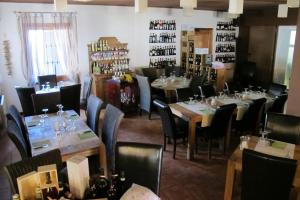 Restaurace v ubytování Campeggio Conca D'Oro