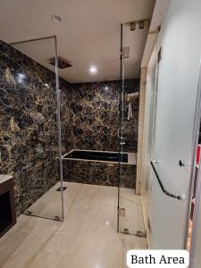 Bagno di Divan Clarks Inn Goa