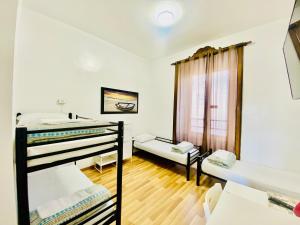 COMFORT INN ROMA TERMINI客房内的一张或多张床位