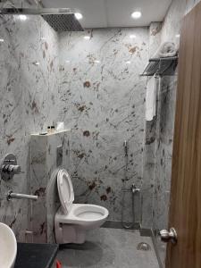 Koupelna v ubytování Hotel Obsidian Red
