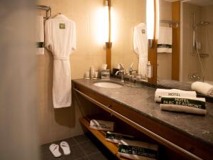 Ένα μπάνιο στο Hotel Parc Beaumont & Spa Pau - MGallery