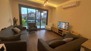 Televisyen dan/atau pusat hiburan di S Villa City