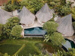 Bazén v ubytování The Sender Pool Suites nebo v jeho okolí