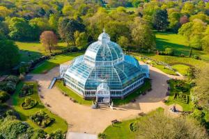 an aerial view of a glass house in a park at Riverside Rendezvous 1 bedroom Near Airport and City Centre SF in Liverpool