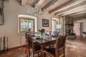 Posezení v ubytování Pool Villa Lavanda - Happy Rentals + 22 fotografií