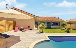 Πισίνα στο ή κοντά στο Nice Home In Linxe With Kitchen +19 φωτογραφίες