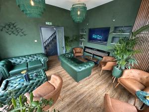 Μια τηλεόραση ή/και κέντρο ψυχαγωγίας στο Hotel Neon