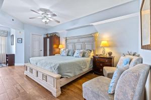 Postel nebo postele na pokoji v ubytování Beachside Bliss Walk to Beach Great Amenities OW5-401 + 66 fotografií