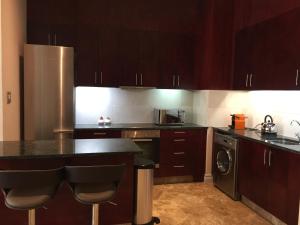 Η κουζίνα ή μικρή κουζίνα στο TAJ Cape Town - Private Luxury Two Bedroom Suite +18 φωτογραφίες