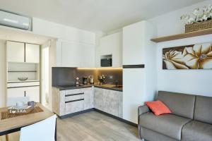 Η κουζίνα ή μικρή κουζίνα στο Una finestra al lago