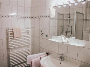 Koupelna v ubytování Hotel Harzer am Kurpark