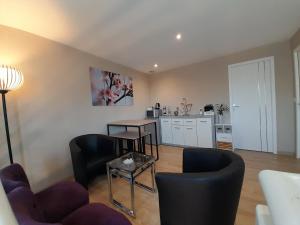 Kuchyň nebo kuchyňský kout v ubytování Chambre d'hôtes Les Bruyères + 37 fotografií