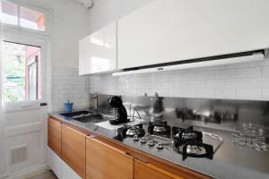 Η κουζίνα ή μικρή κουζίνα στο Casa paolino 50 metri dal mare +12 φωτογραφίες