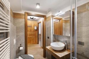 Et badeværelse på 4061 Maison Gerard - Roccia Viva + 21 billeder