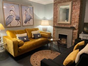 Istumisnurk majutusasutuses Charming Bight Cottage moments from beach by Whitstable-Holidays +31 fotot