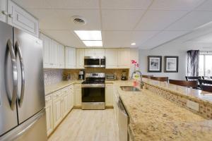 Imagen de la galería de Beautiful Brigantine Condo with Patio and Beach Access, en Brigantine