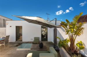 Patio alebo iná vonkajšia časť ubytovania Bastioni Luxury Home by Perle di Puglia