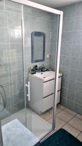 Koupelna v ubytování L'Ecoliere + 13 fotografií