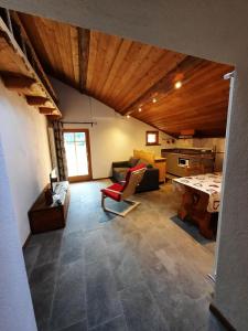 Istumisnurk majutusasutuses Chalet du Paradis