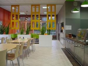 Reštaurácia alebo iné gastronomické zariadenie v ubytovaní Hotel Krakowiak