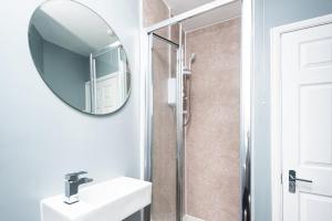 K Suites - Riding Leaze tesisinde bir banyo