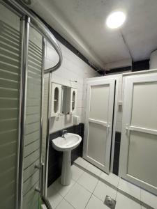 Vannituba majutusasutuses NEWBORN comfort HOSTEL the biggest hostel of town with best location