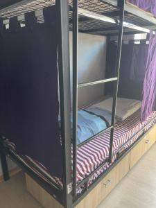Voodi või voodid majutusasutuse NEWBORN comfort HOSTEL the biggest hostel of town with best location toas
