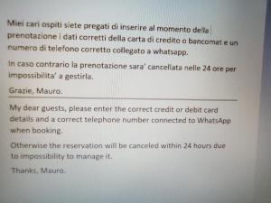 un document portant un numéro de téléphone correct; dans l'établissement LA CASTELLANA Una Finestra sul Mare- Air Conditioned, à Lerici