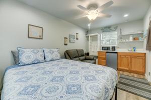 a large bedroom with a bed and a kitchen at Quaint Texas Studio 1 Mi to Rockport Beach! in Rockport