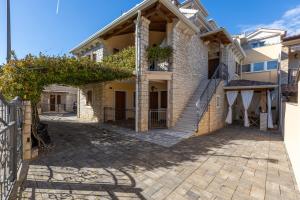 Φωτογραφία από το άλμπουμ του Apartment Green Galery σε Vantacici