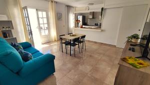 Nhà bếp/bếp nhỏ tại Apartamento El Bomboncito, a un tiro de la playa!