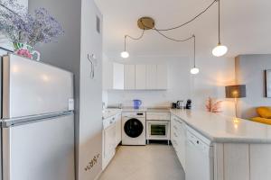 Kuchnia lub aneks kuchenny w obiekcie Elegante apartamento con vista directa al mar