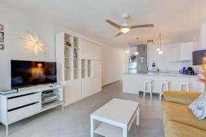 Kuchnia lub aneks kuchenny w obiekcie Elegante apartamento con vista directa al mar