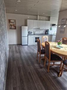 Dapur atau dapur kecil di Gemütliche 3-Zimmer-Wohnung, zentral gelegen